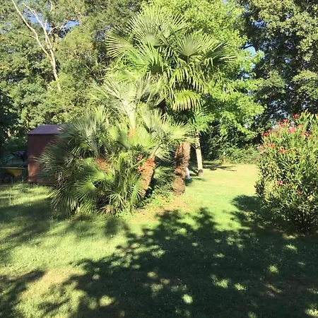 Au Fond Du Jardin Luxury tent