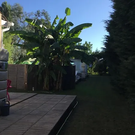 Au Fond Du Jardin Luxury tent